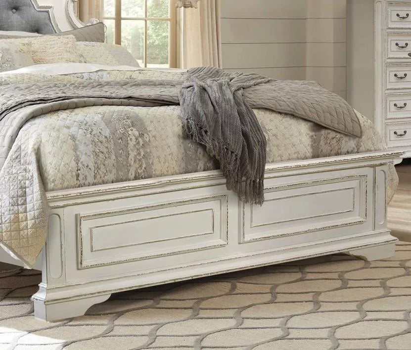 Distressed Whitewash Tufted King Bed I723163